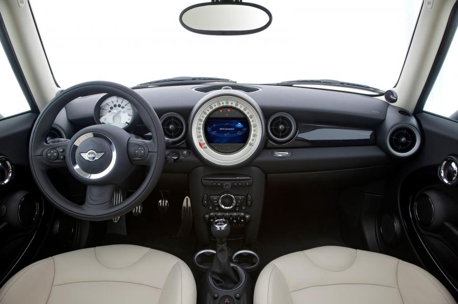  Mini Cooper S Clubman 2011 года  (фото 19 из 26)